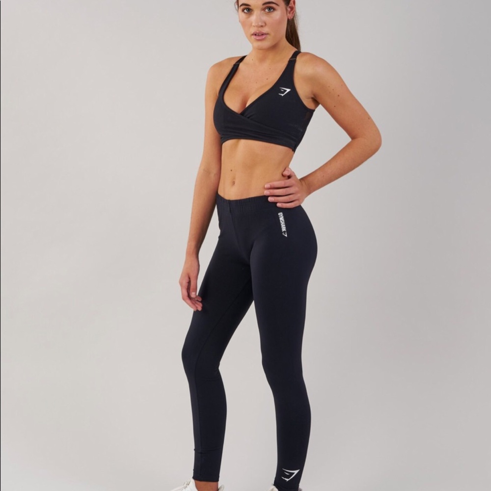 Black gym shark leggings